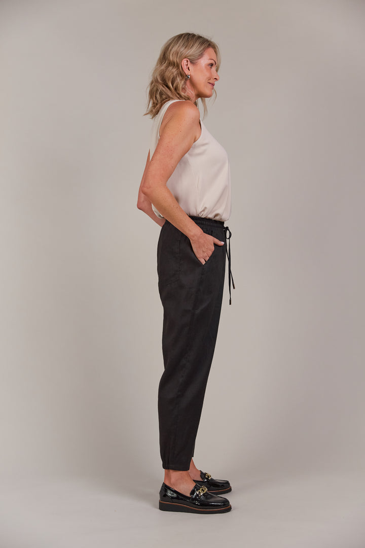 The Laax Relaxed Pant is designed for everyday ease and seasonal versatility. Available from www.thecollectivenz.com