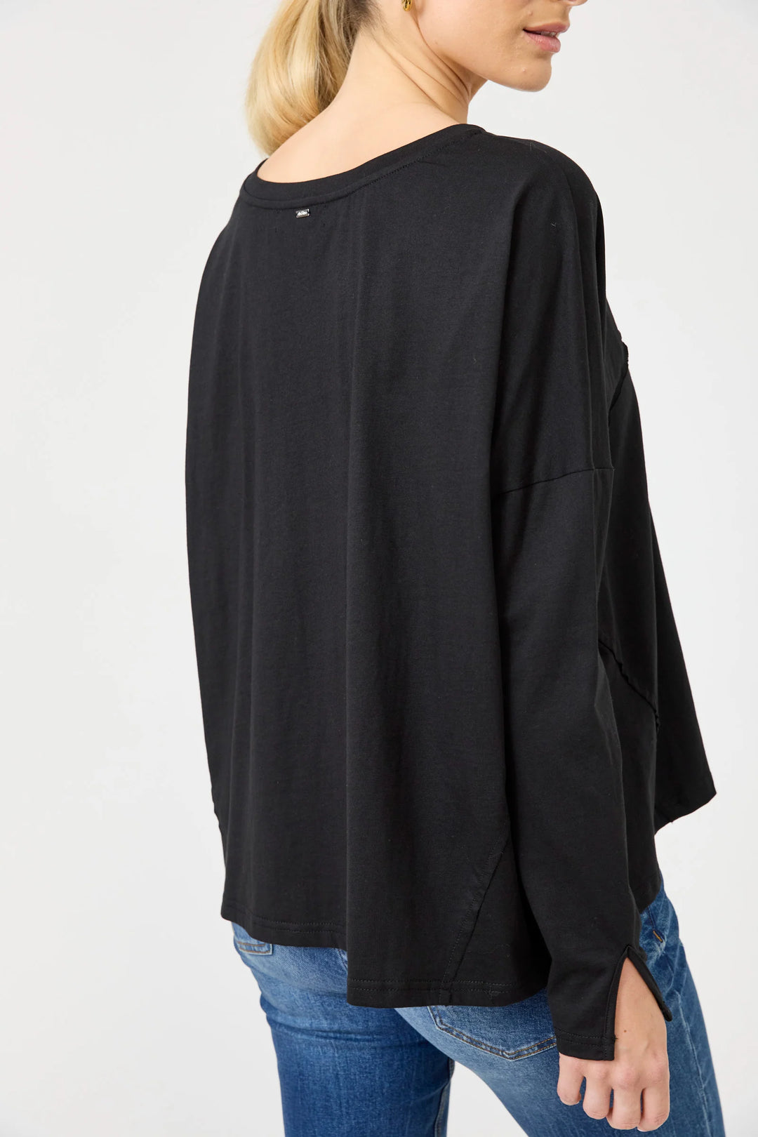Eb + Ive Studio Traveller LS Tshirt - Ebony