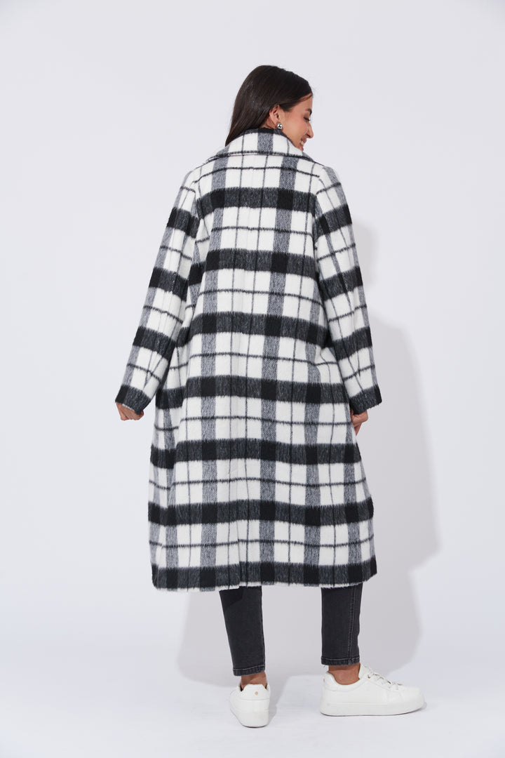 Ideal for everything from city strolls to upscale events, the Daytona Coat brings a touch of refined winter fashion to your wardrobe. Available from www.thecollectivenz.com