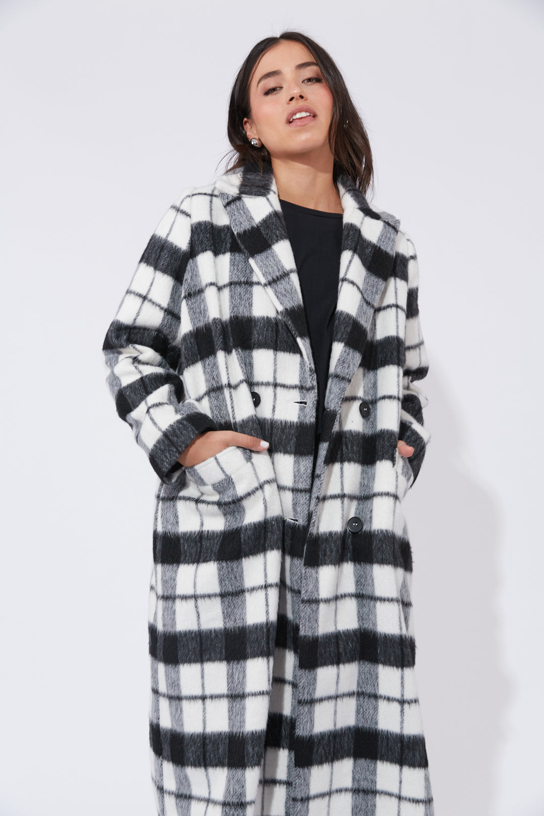 Ideal for everything from city strolls to upscale events, the Daytona Coat brings a touch of refined winter fashion to your wardrobe. Available from www.thecollectivenz.com