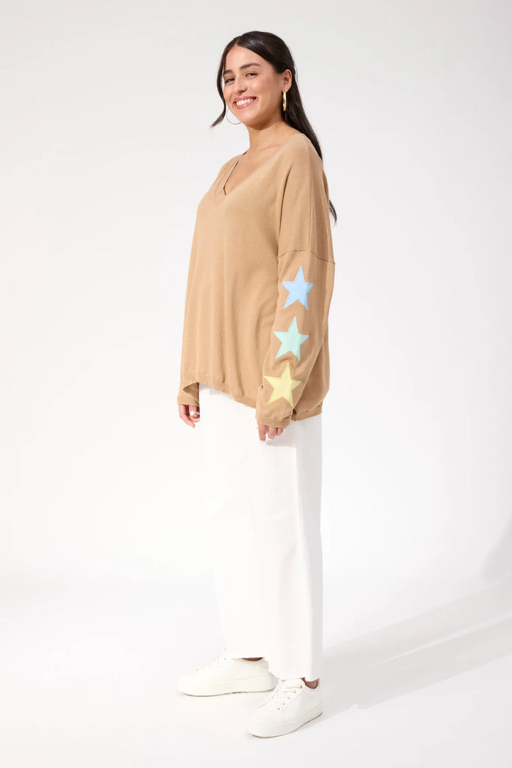 Vermont Star V Neck Jumper ONE SIZE - Tan