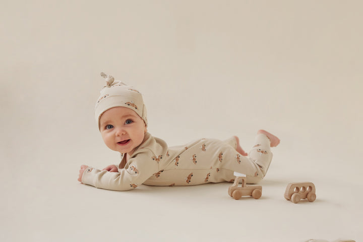Aster & Oak is a family business creating organic baby clothes, kids wear and bedding that are gorgeous, practical, allergy safe and ethically made. Available from www.thecollectivenz.com
