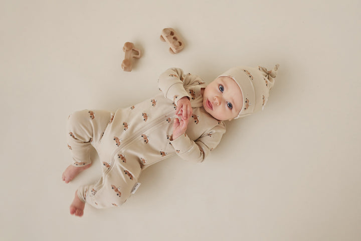 Aster & Oak is a family business creating organic baby clothes, kids wear and bedding that are gorgeous, practical, allergy safe and ethically made. Available from www.thecollectivenz.com
