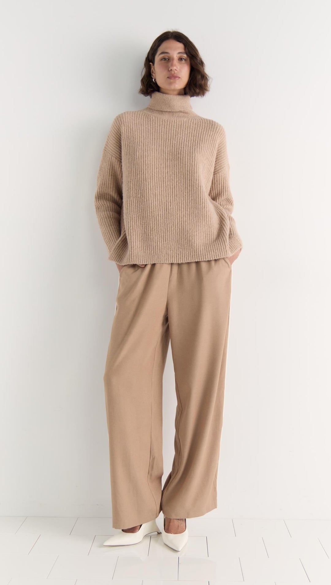 Effortless tailoring, made for modern days. The Bromley Pants offer a relaxed yet refined fit with soft structure and a flattering wide-leg silhouette. Available from www.thecollectivenz.com