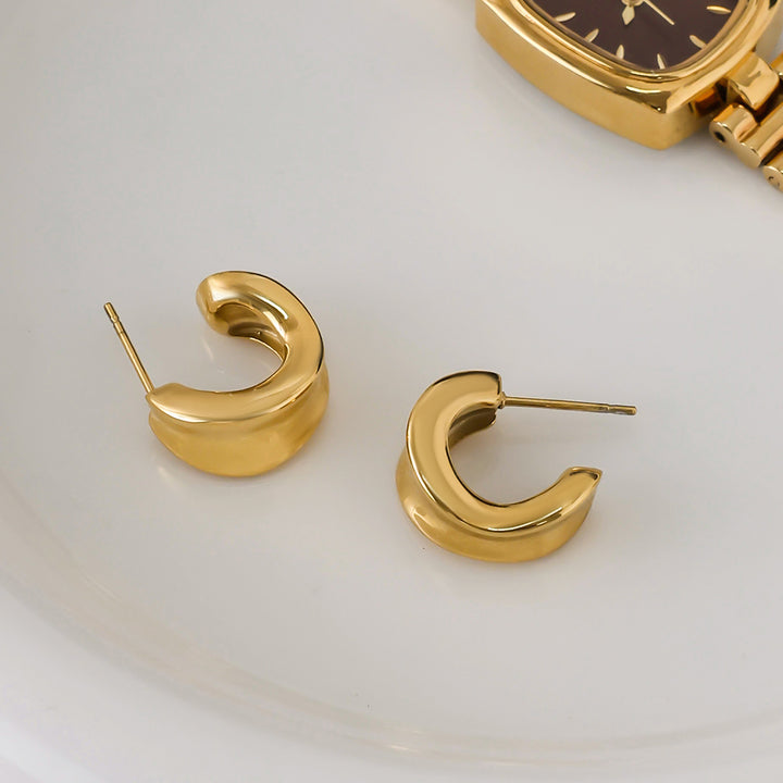 Sculpted Gold Hoops | Chaos & Company