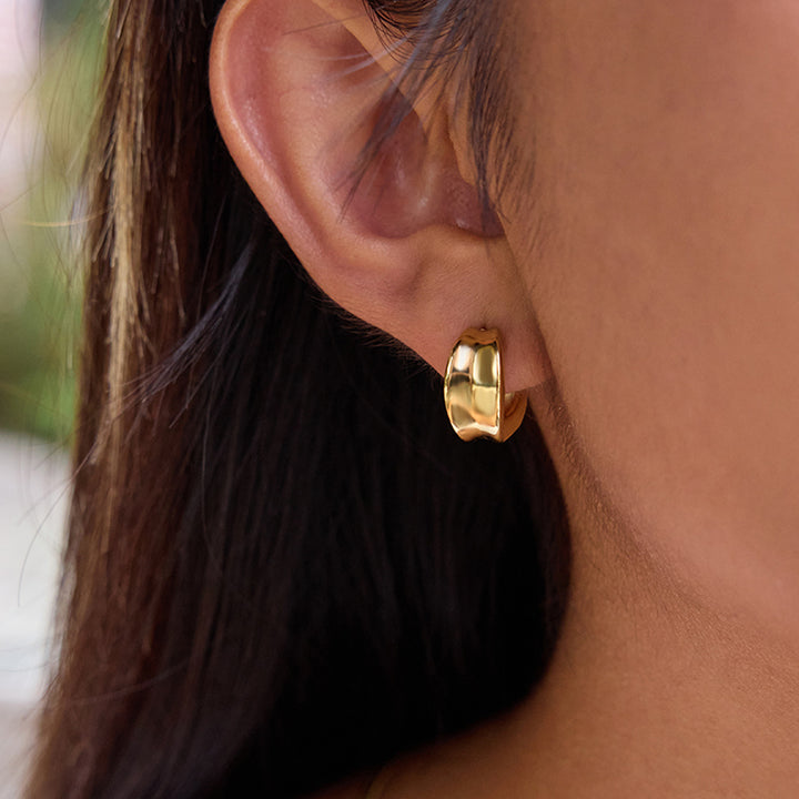 Sculpted Gold Hoops | Chaos & Company