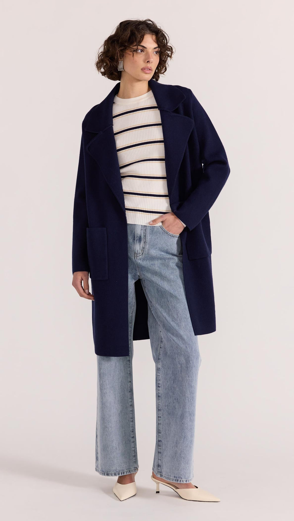 Where structure meets softness, the Hunter Coatigan is an essential outerwear piece designed for modern layering. Available from www.thecollectivenz.com