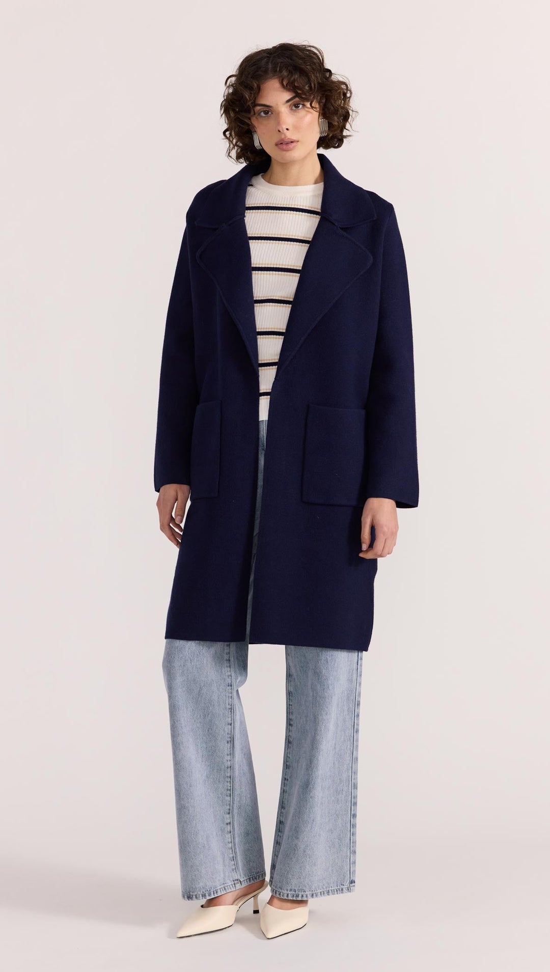 Where structure meets softness, the Hunter Coatigan is an essential outerwear piece designed for modern layering. Available from www.thecollectivenz.com