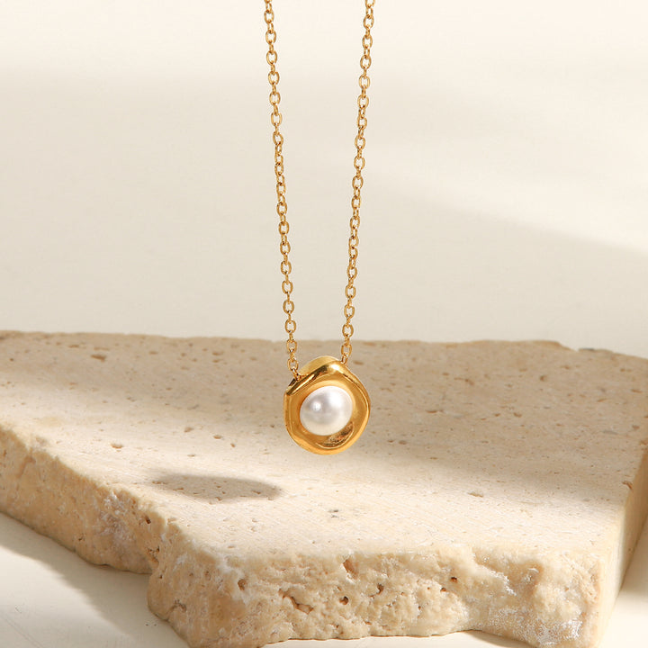Halo Gold Pearl Necklace | Chaos & Company