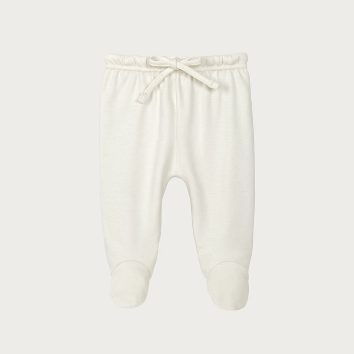 Babu footed legging are made from soft and breathable organic cotton,  designed with the first few months in mind. Available from www.thecollectivenz.com