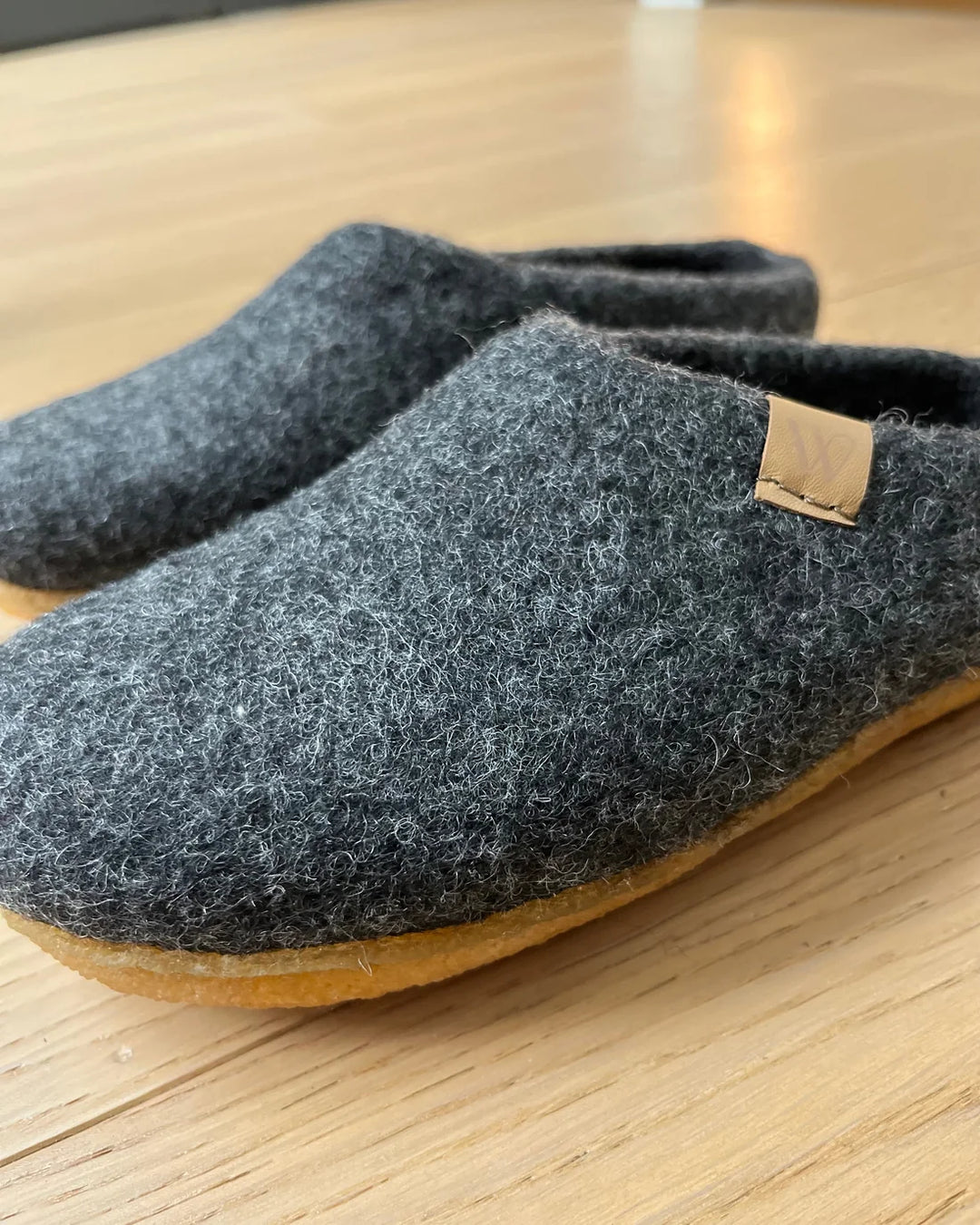 Suffolk Wool Slippers – Rubber Sole / Charcoal