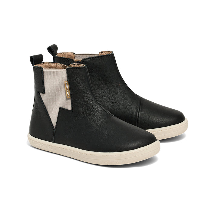 Pretty Brave provide flexible, comfortable footwear designed to meet the needs of active kids on the go. Shoes & boots for Babies & Children 0-8 years. Available from www.thecollectivenz.com