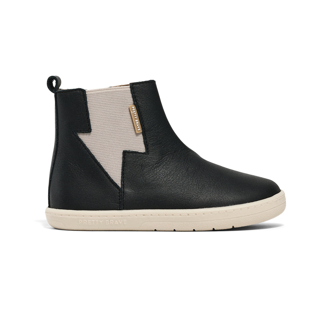 Pretty Brave provide flexible, comfortable footwear designed to meet the needs of active kids on the go. Shoes & boots for Babies & Children 0-8 years. Available from www.thecollectivenz.com