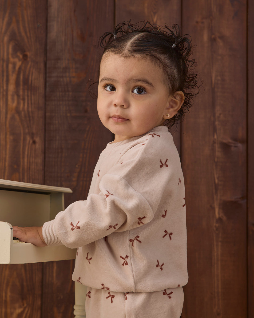 Velour Relaxed Sweatshirt Red Bows | Quincy Mae