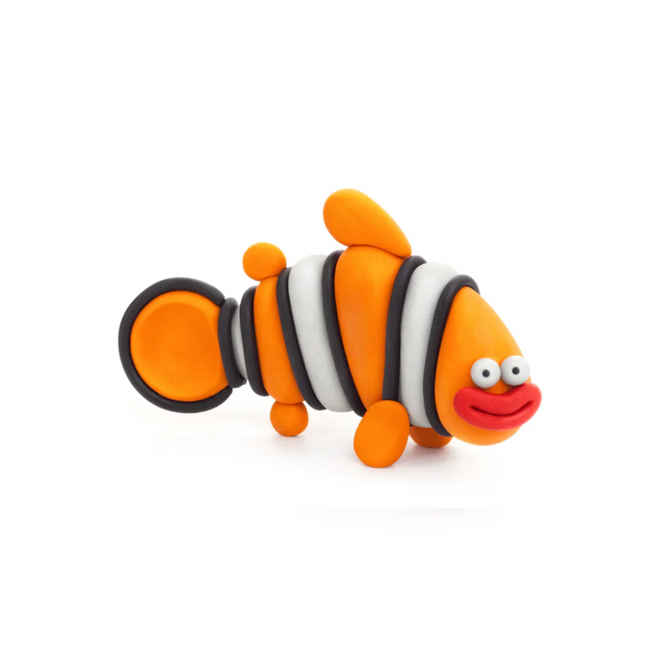 Discover the joy of unlimited creativity with a vibrant Hey Clay interactive play-set!