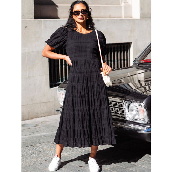 Graceful Bubble Sleeve Tiered Maxi Dress / Black