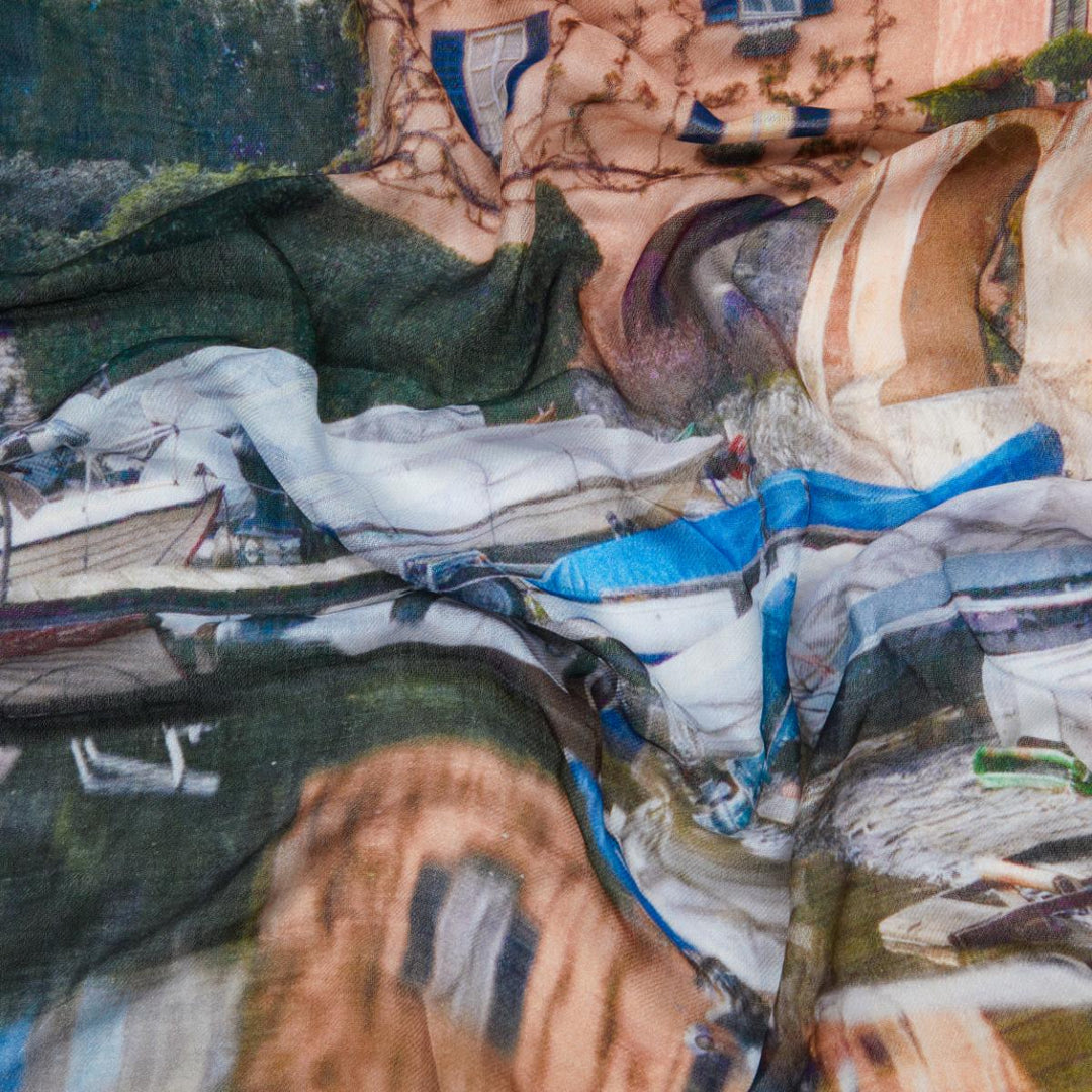 Cashmere/Model Scarf - Villa Vista, Lake Como