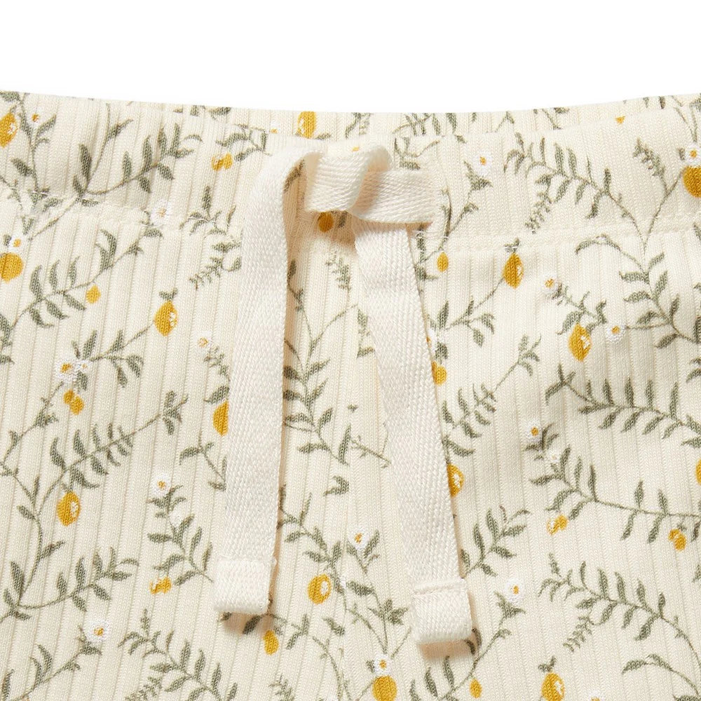 wilson & frenchy Floral-patterned fabric with a white garment on top
