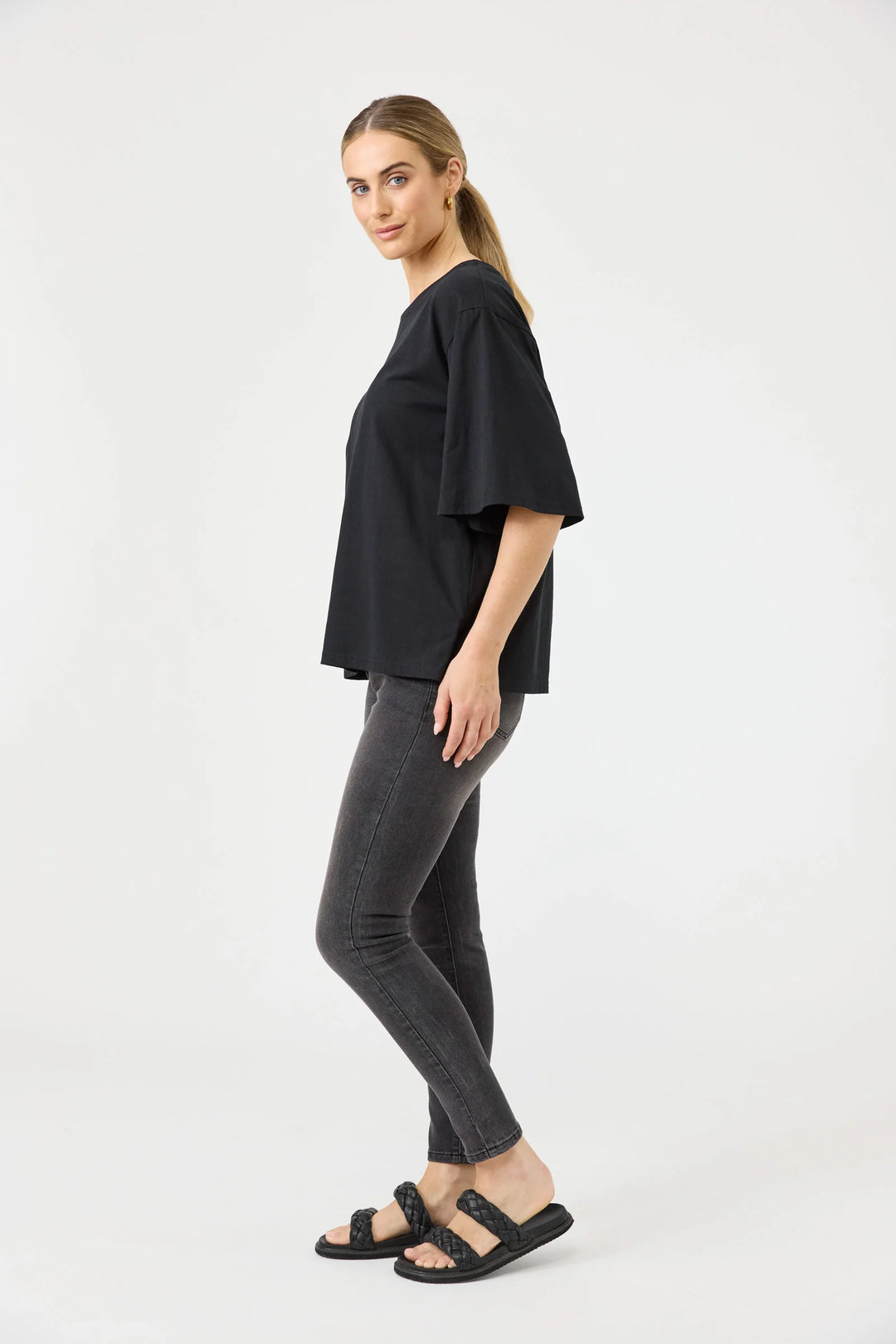 Studio Tshirt - Ebony