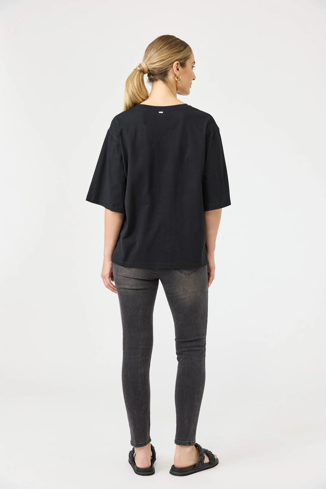 Studio Tshirt - Ebony