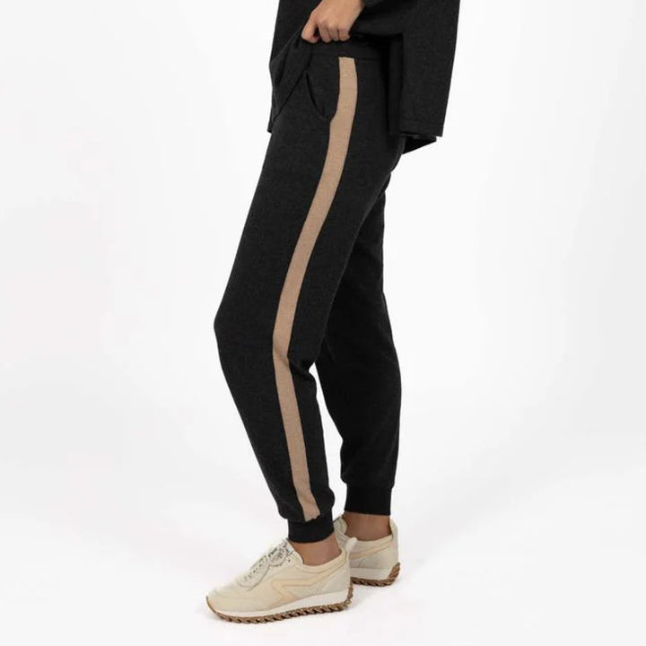 Contrast Merci Pant - Charcoal / Latte (HW26317)