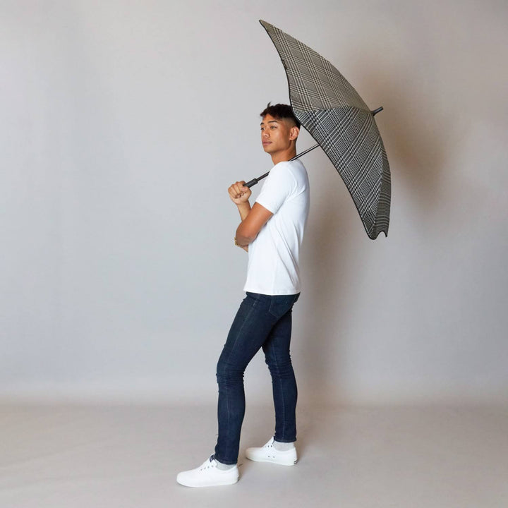 Blunt houndstooth classic umbrella available from www.thecollectivenz.com