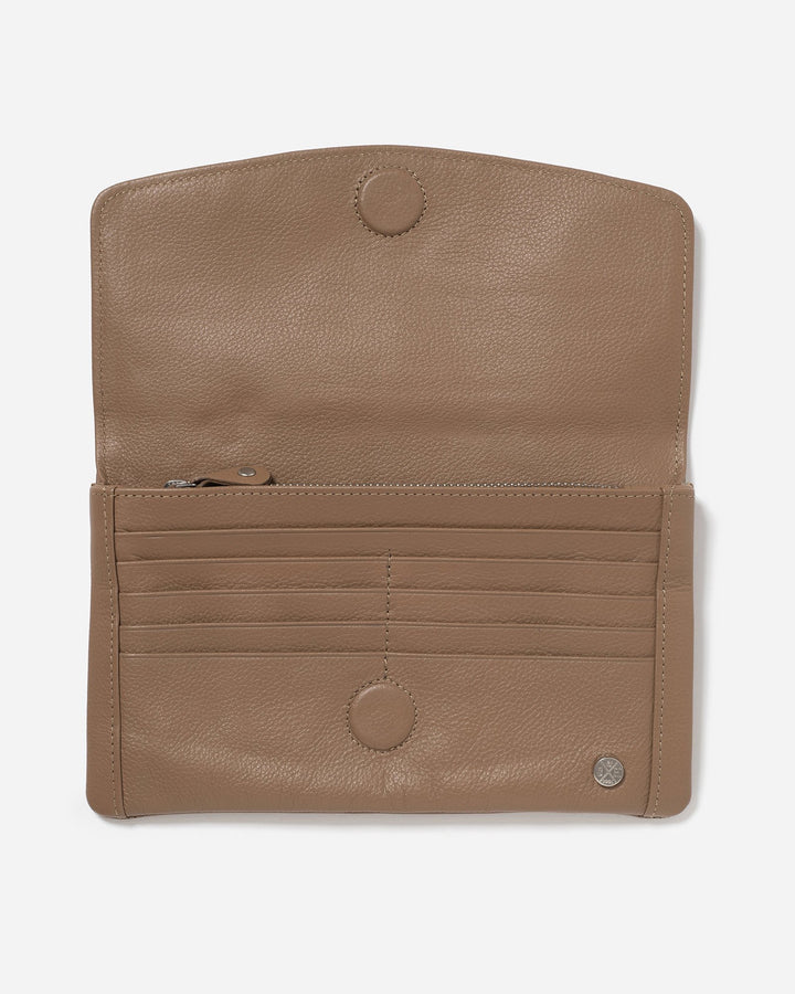 stitch and hide darcy wallet available from www.thecollectivenz.com